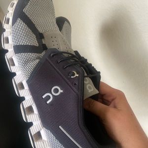 On Running Cloud men’s shoes size 9